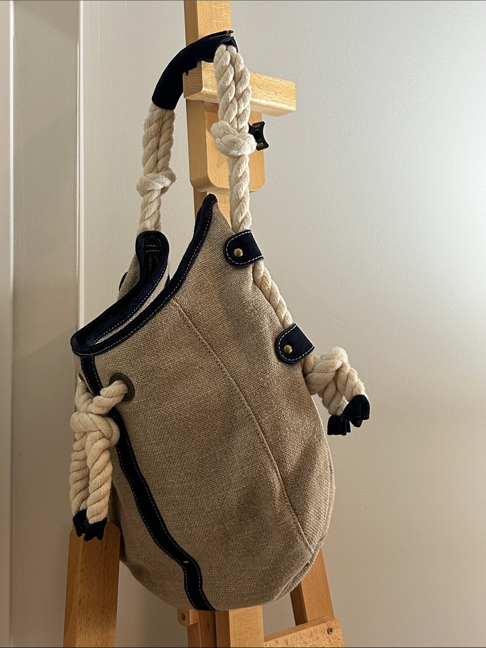 VINTAGE J. Crew Rope Handle Hobo Bag in Natural Linen and Navy Suede - Picture 5 of 6